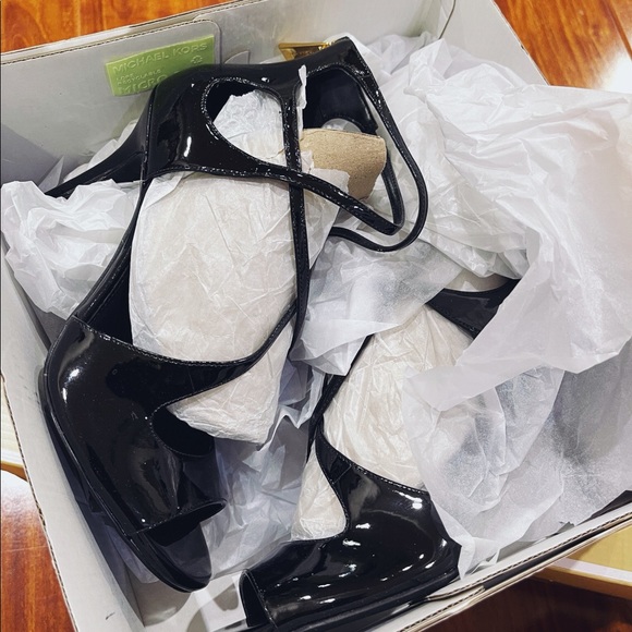 SOLD - Michael Kors Chantelle Sandals - Picture 7 of 7